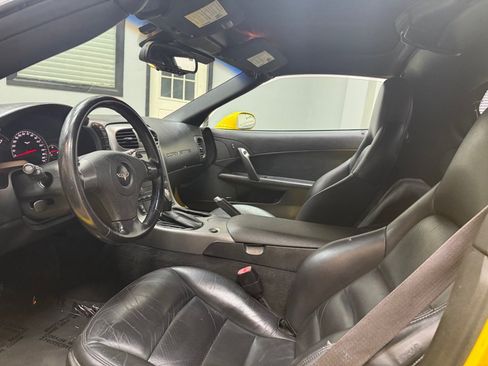 Used 2007 Chevrolet Corvette Coupe w/ Preferred Equipment Group RWD image 26