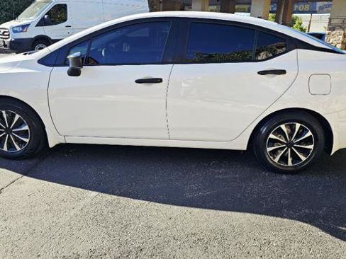 Used 2020 Nissan Versa S FWD image 8
