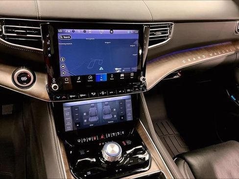 Used 2023 Jeep Grand Wagoneer Series II AWD/4WD image 30