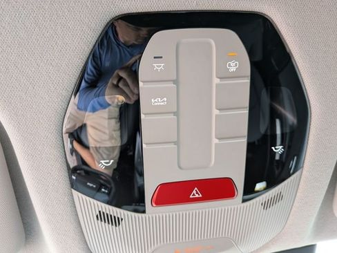 New 2025 Kia K4 FWD image 15