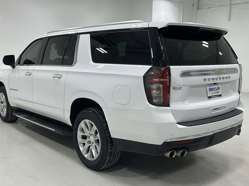 Used 2023 Chevrolet Suburban Premier AWD/4WD image 3