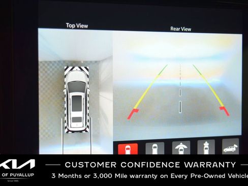 Used 2023 Chrysler Pacifica Touring-L image 23