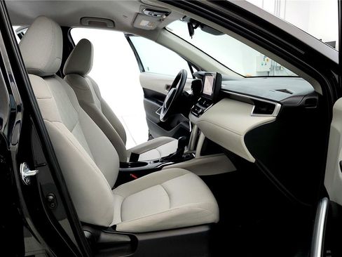 Certified 2024 Toyota Corolla Cross L image 29