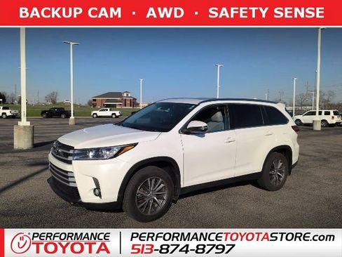 Used 2019 Toyota Highlander XLE image 1