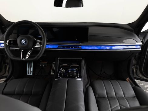 Used 2023 BMW i7 xDrive60 AWD/4WD image 37