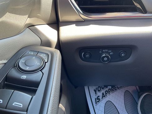 Used 2019 Chevrolet Traverse LT w/ LT Premium Package image 19