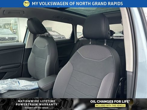 New 2026 Volkswagen Taos SE image 11