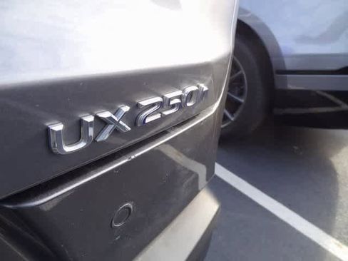 Used 2021 Lexus UX 250h w/ Premium Package image 6