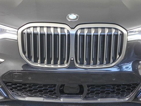 Used 2020 BMW X7 M50i image 5