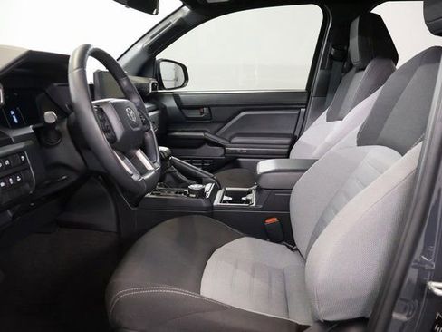 Certified 2025 Toyota 4Runner TRD Off-Road image 11