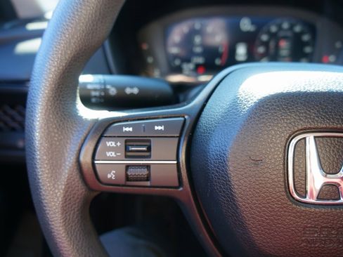 Certified 2025 Honda Accord SE image 20