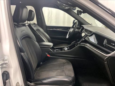 Used 2023 Jeep Grand Cherokee Trailhawk w/ Advanced Protech Group II image 11