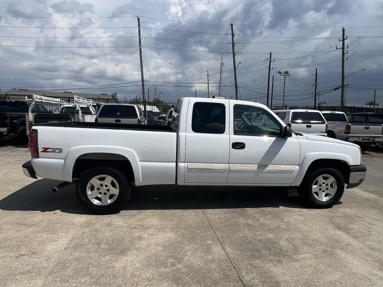 Used 2004 Chevrolet Silverado 1500 4x4 Extended Cab w/ Z71 Convenience Package 2 image 62