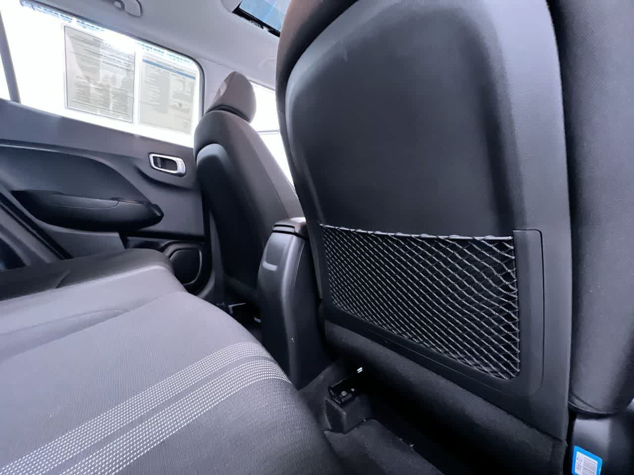 Used 2022 Hyundai Venue SEL FWD image 40