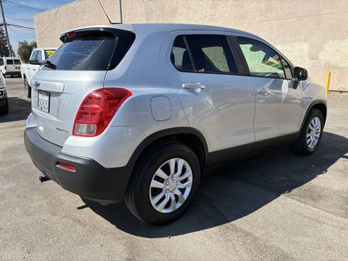 Used 2016 Chevrolet Trax LS FWD image 2