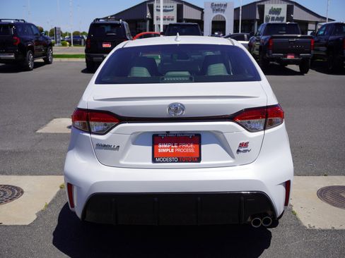 New 2026 Toyota Corolla SE FWD image 9