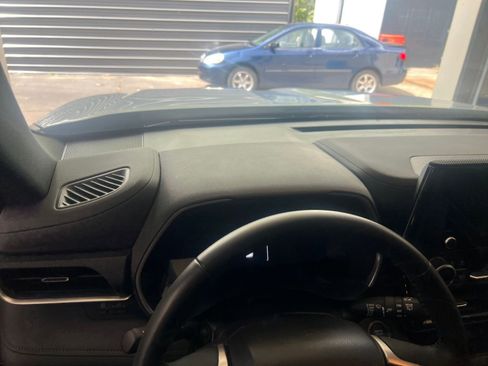 Used 2025 Toyota Highlander XSE image 35