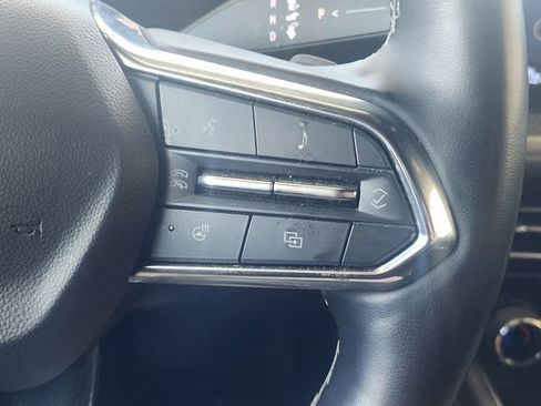 Used 2024 Chevrolet Traverse LT FWD image 32