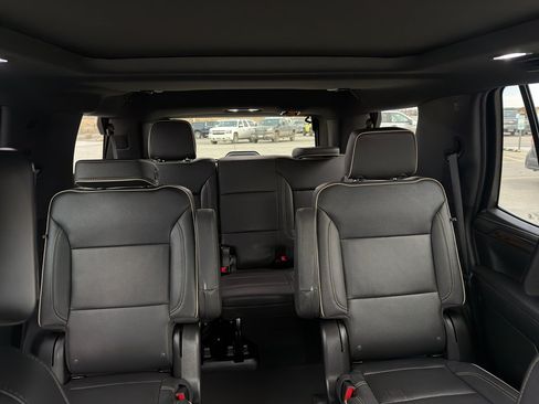 Used 2023 Chevrolet Tahoe Premier AWD/4WD image 22
