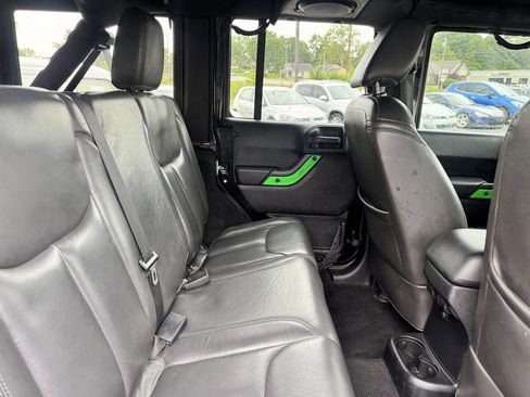 Used 2014 Jeep Wrangler Unlimited Rubicon w/ Dual Top Group AWD/4WD image 20