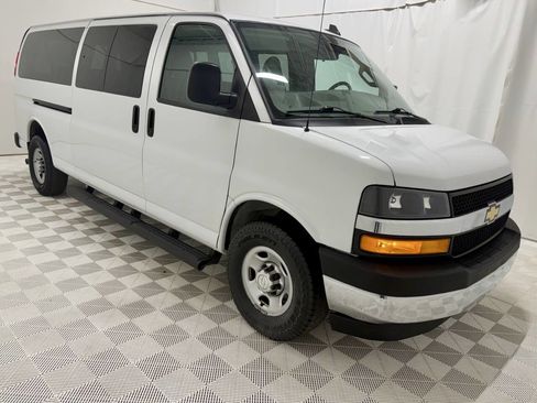 Used 2019 Chevrolet Express 3500 LT w/ LT Preferred Equipment Group image 3