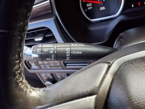 Used 2021 Chevrolet Suburban Z71 w/ Z71 Off-Road Package image 9