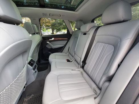 Used 2022 Audi Q5 2.0T Premium AWD/4WD image 17