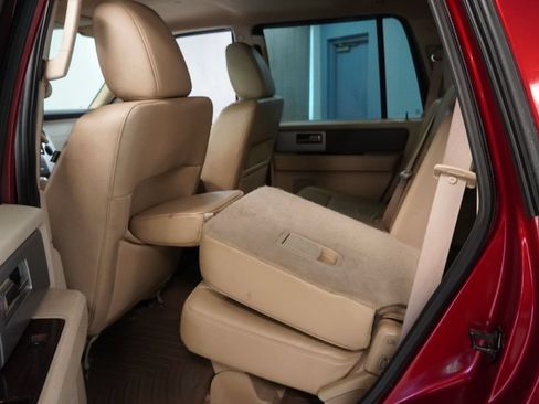 Used 2014 Ford Expedition XLT w/ Equipment Group 202A AWD/4WD image 19