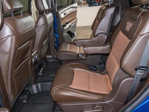 Used 2021 Ford Explorer King Ranch w/ Premium Technology Package image 15