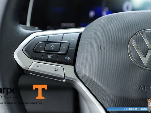 Used 2025 Volkswagen Jetta SE w/ Sunroof Package FWD image 57