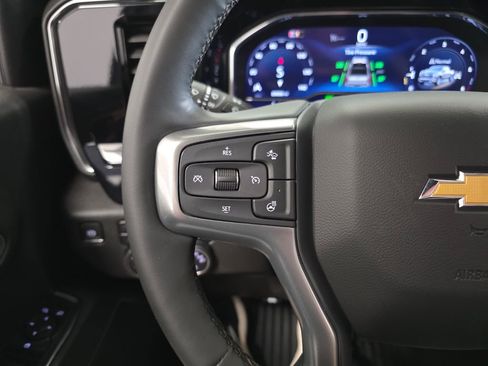 Used 2025 Chevrolet Silverado 1500 LT AWD/4WD image 13
