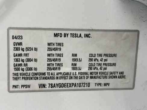 Used 2023 Tesla Model Y Long Range AWD/4WD image 23