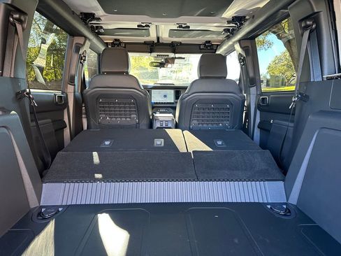 New 2025 Ford Bronco Badlands image 56