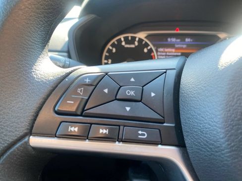 Used 2025 Nissan Altima 2.5 SV FWD image 21