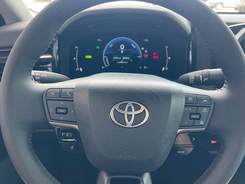 Used 2025 Toyota Camry LE w/ Convenience Package AWD/4WD image 19