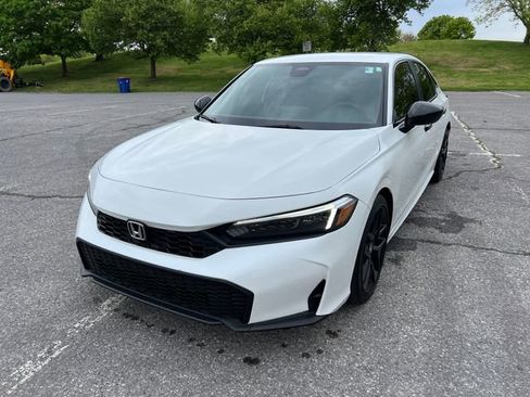 Used 2025 Honda Civic Sport image 4