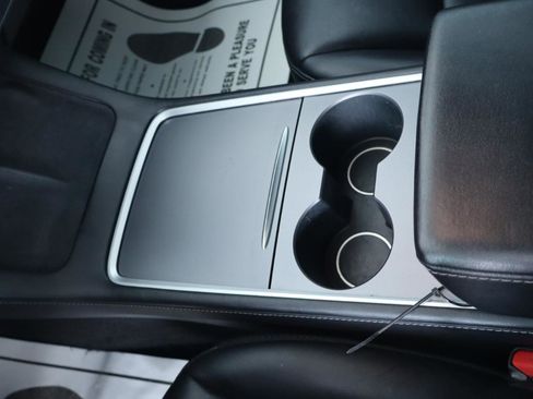 Used 2021 Tesla Model 3 Standard Range Plus image 22