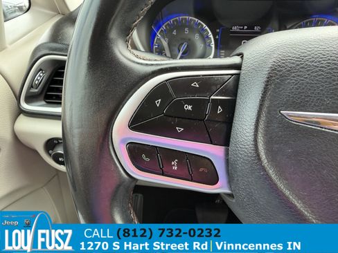 Used 2018 Chrysler Pacifica Touring-L FWD image 20