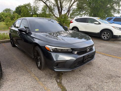 Used 2024 Honda Civic Sport image 4