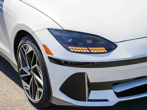 Used 2025 Hyundai Ioniq 6 SEL image 8