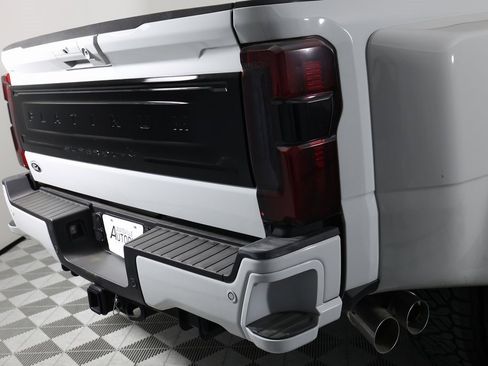 Used 2025 Ford F450 Platinum w/ Platinum Plus Package image 52