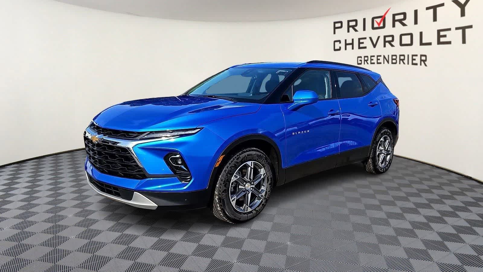 Used 2025 Chevrolet Blazer LT w/ Convenience Package FWD image 4