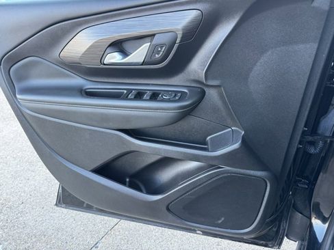 Used 2024 GMC Terrain SLE image 21