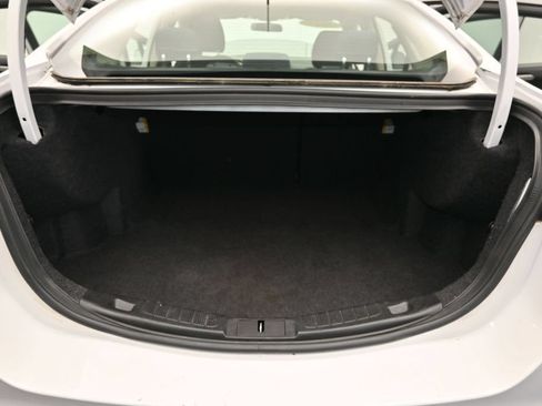 Used 2017 Ford Fusion SE w/ Fusion SE Technology Package FWD image 11