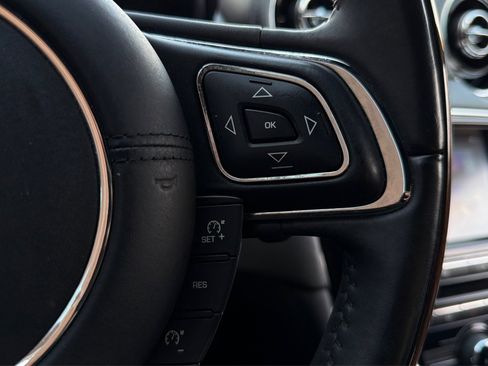 Used 2016 Jaguar XJ L Portfolio RWD image 27