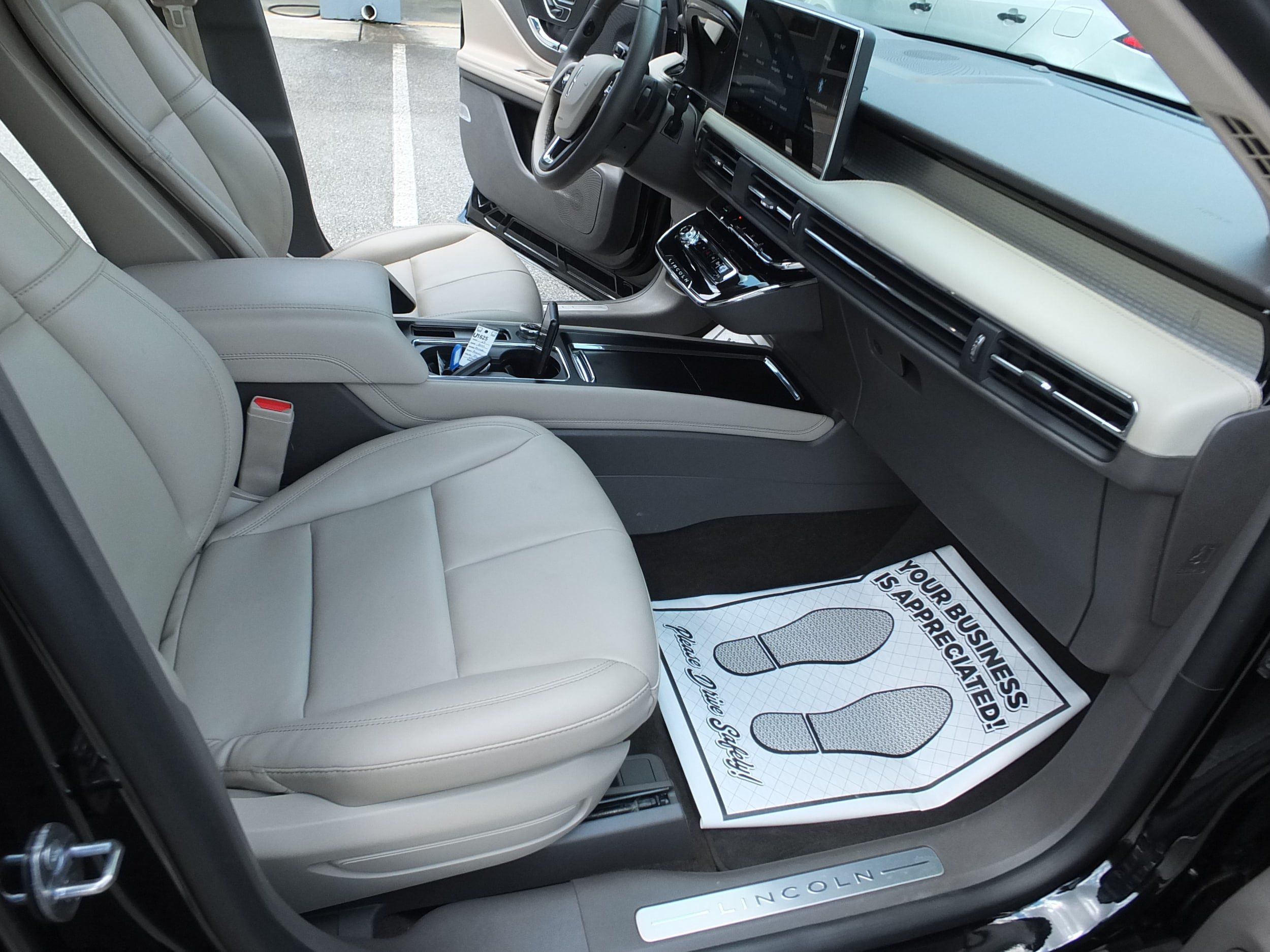 Used 2023 Lincoln Corsair FWD image 14