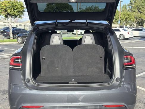 Used 2022 Tesla Model X Plaid image 32