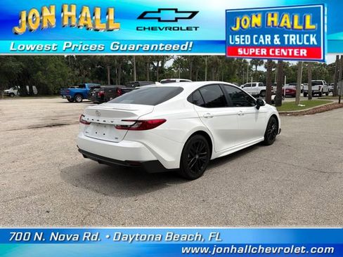 Used 2026 Toyota Camry SE FWD image 13