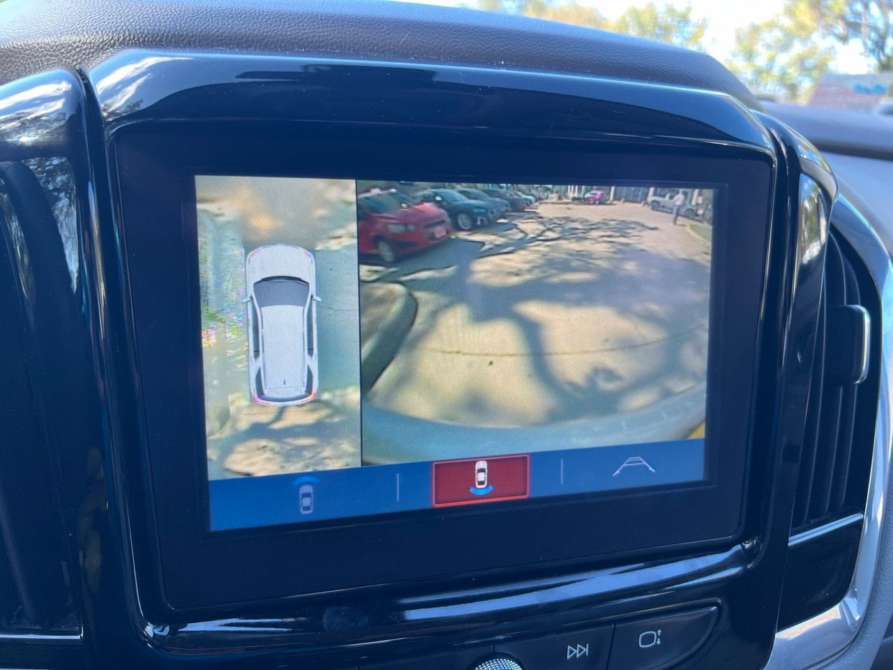 Used 2018 Chevrolet Traverse LT FWD image 20