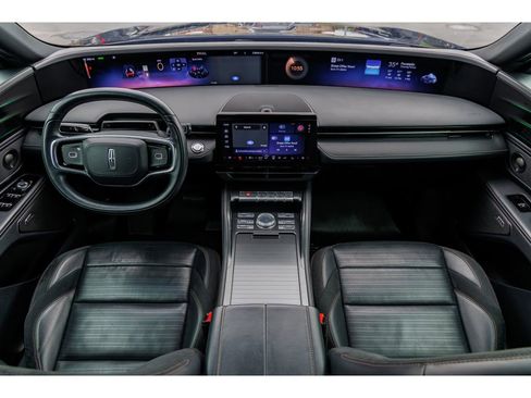 Used 2024 Lincoln Nautilus Reserve w/ Equipment Group 202A AWD/4WD image 12